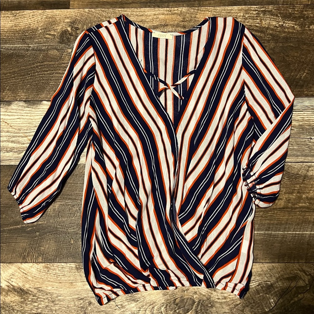 3/4 sleeve vneck crossover